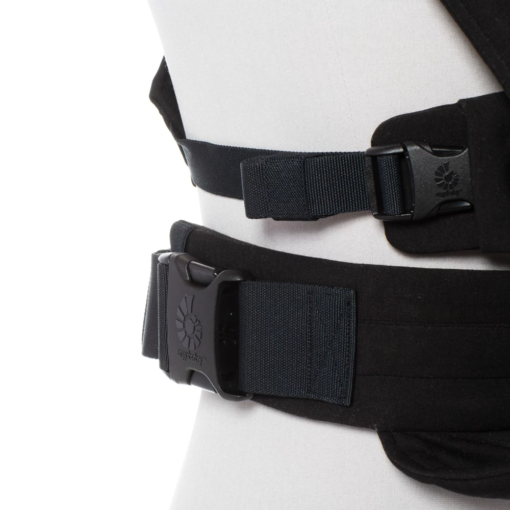 Ergobaby Porte-bébé Embrace Noir Intense 7 Ergobaby Porte-bébé Embrace Noir Intense – Image 7